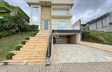 Imagem: A casa em condomínio possui 3 Dormitórios, 4 Banheiros, 4