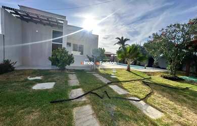 Imagem: A casa possui 2 Dormitórios, 2 Banheiros, 3 Vagas na garagem