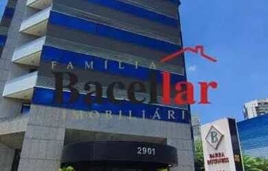 Imagem: O depósito possui 1 Vaga na garagem e 27m² de Área e está