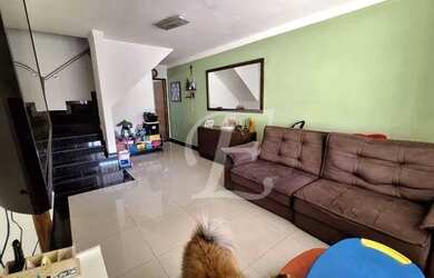 Imagem: A casa possui 3 Dormitórios, 4 Banheiros, 4 Vagas na garagem