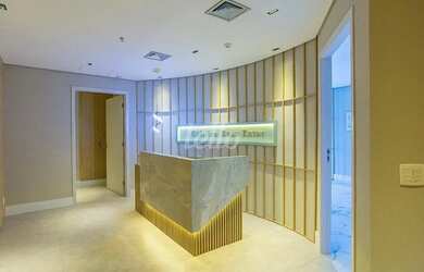 Imagem: O depósito possui 2 Vagas na garagem, 61m² de Área e está