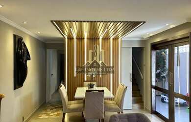 Imagem: A casa possui 3 Dormitórios, 3 Banheiros, 2 Vagas na garagem