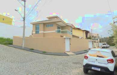 Imagem: A casa em condomínio possui 4 Dormitórios, 3 Banheiros, 2