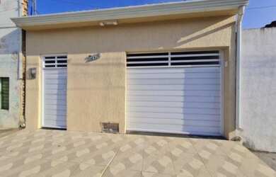 Imagem: A casa possui 2 Dormitórios, 2 Banheiros, 1 Vaga na garagem