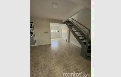 Imagem: A casa possui 4 Dormitórios, 3 Banheiros, 2 Vagas na garagem