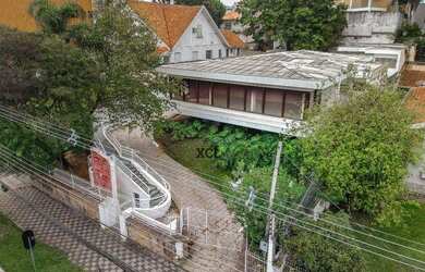 Imagem: O depósito possui 5 Vagas na garagem, 377m² de Área e está