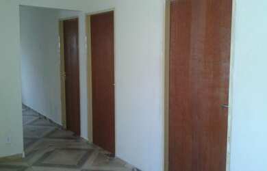 Imagem: A casa possui 3 Dormitórios, Varanda e está localizado em