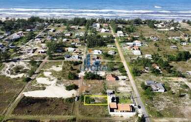 Imagem: O terreno possui 300m² de Área e está localizado em Balneário