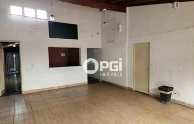 Imagem: O depósito possui 2 Vagas na garagem, 240m² de Área e está