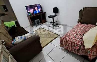 Imagem: A casa possui 2 Dormitórios, 2 Banheiros, 1 Vaga na garagem