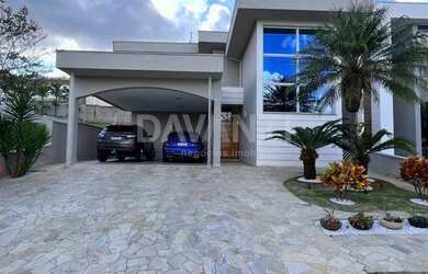 Imagem: A casa em condomínio possui 3 Dormitórios, 5 Banheiros, 4