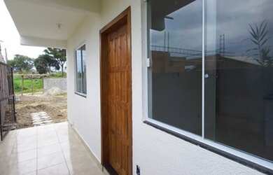 Imagem: A casa possui 1 Dormitório, 1 Banheiro, 1 Vaga na garagem