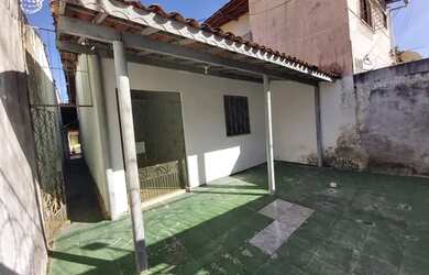 Imagem: A casa possui 1 Dormitório, 2 Banheiros, 100m² de Área e