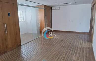 Imagem: O depósito possui 2 Vagas na garagem e 60m² de Área e está