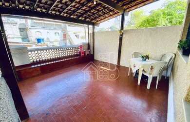 Imagem: A casa possui 5 Dormitórios, 2 Banheiros, 3 Vagas na garagem