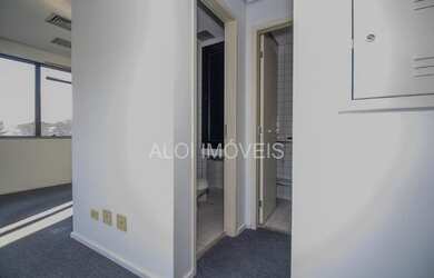 Imagem 16: Localizado na melhor região da Av. Faria Lima , 250 metros do metro Faria...