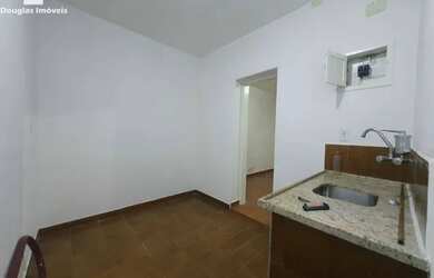 Imagem: A casa possui 1 Dormitório, 1 Banheiro, 24m² de Área e está