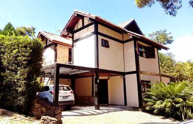 Imagem: A casa em condomínio possui 3 Dormitórios, 3 Banheiros, 5