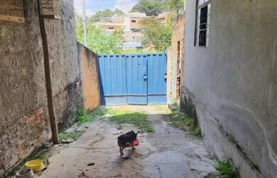 Imagem: A casa possui 1 Dormitório, 1 Banheiro, 2 Vagas na garagem