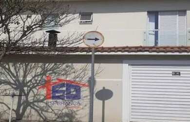 Imagem: A casa possui 3 Dormitórios, 3 Banheiros, 3 Vagas na garagem