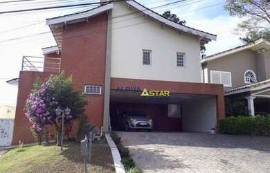 Imagem: A casa em condomínio possui 4 Dormitórios, 4 Banheiros, 3