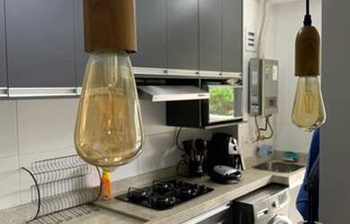 Imagem: O apartamento possui 2 Dormitórios, 1 Banheiro, 1 Vaga na garagem