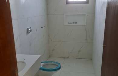 Imagem: A casa possui 3 Dormitórios, 2 Vagas na garagem e está localizado