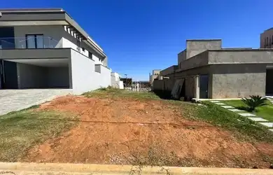 Imagem: O terreno possui 250m² de Área e Imóvel novo e está localizado