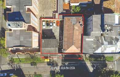 Imagem: O terreno possui 646m² de Área, Imóvel novo e está localizado