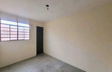 Imagem: A casa possui 1 Dormitório, 1 Banheiro, 1 Vaga na garagem e