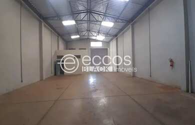 Imagem: O depósito possui 280m² de Área e está localizado em Alto