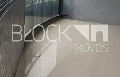 Imagem: O apartamento possui 2 Dormitórios, 1 Banheiro, 2 Vagas na