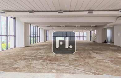 Imagem: O depósito possui 4 Vagas na garagem, 185m² de Área e está