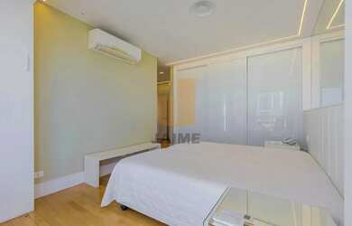 Imagem 11: Apartamento com 260 m2, 3 suítes e quatro vagas, excelente localização...