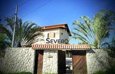 Imagem: A casa possui 3 Dormitórios, 1 Banheiro, 2 Vagas na garagem