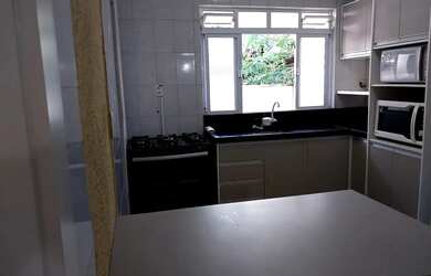 Imagem 8: Linda e espaçosa casa muito bem localizada