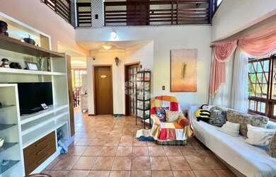 Imagem 3: Casa à Venda - Ampla, Elegante e Completa - Quase 500m² de Terreno!