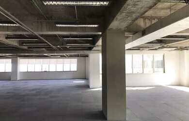 Imagem: O depósito possui 5 Vagas na garagem, 1.000m² de Área e