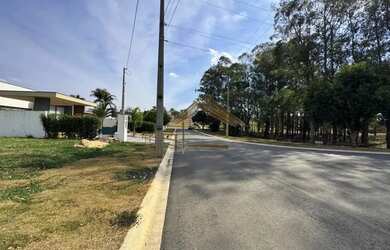Imagem 9: Terreno com frente ao lago no Ninho Verde 1, lote único
