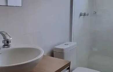 Imagem 9: Vendo essa casa bem localizada no bairro Parque Dez! Aceito Negócio