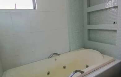 Imagem 3: Alphaville I Paralela apartamento 3/4 sendo 02 suítes e 02 vagas cobertas