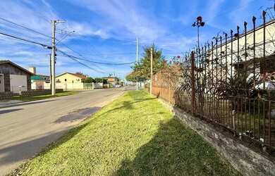 Imagem: A casa possui 2 Dormitórios, 1 Banheiro, 1 Vaga na garagem