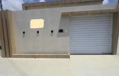 Imagem: A casa possui 3 Dormitórios, 2 Banheiros, 1 Vaga na garagem