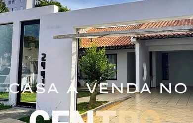 Imagem: A casa possui 3 Dormitórios, 3 Banheiros, 3 Vagas na garagem