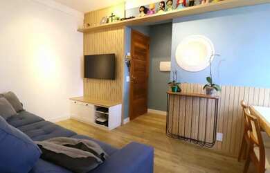 Imagem: O apartamento possui 2 Dormitórios, 1 Banheiro, 1 Vaga na garagem