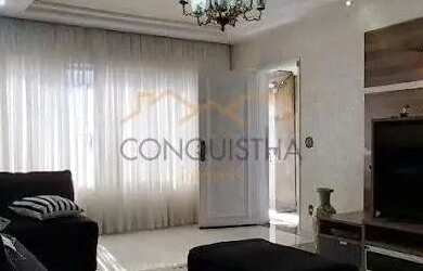 Imagem: A casa possui 3 Dormitórios, 4 Banheiros, 5 Vagas na garagem