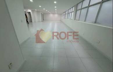 Imagem: O depósito possui 2 Vagas na garagem, 195m² de Área e Imóvel