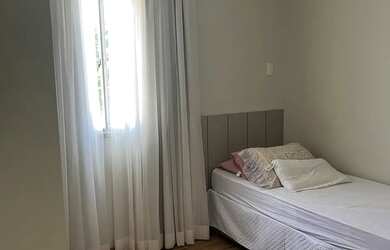 Imagem: O apartamento possui 3 Dormitórios, 2 Banheiros e 1 Vaga na