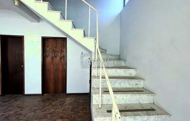 Imagem: A casa possui 3 Dormitórios, 2 Banheiros, 3 Vagas na garagem