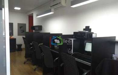 Imagem: O depósito possui 1 Vaga na garagem, 48m² de Área e está